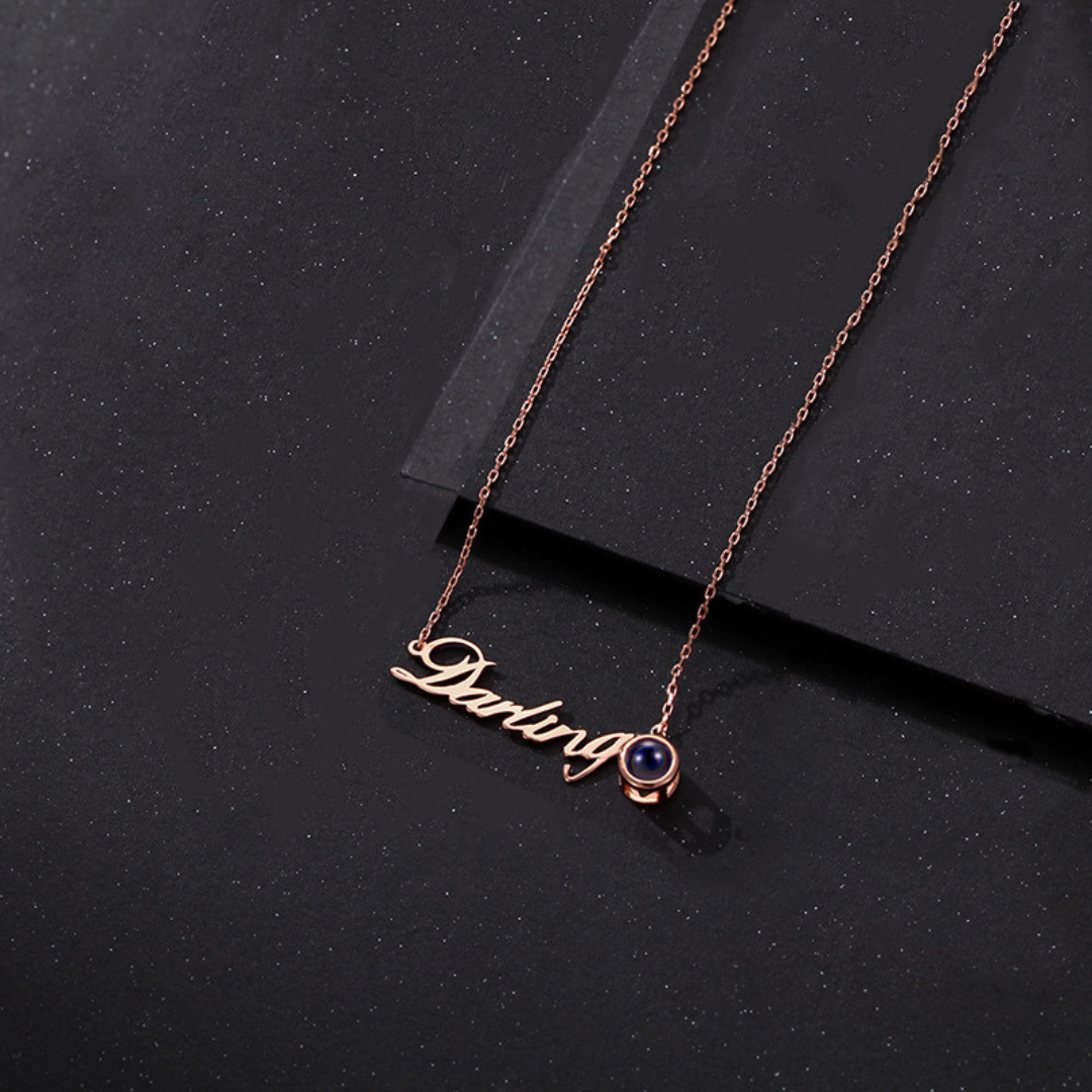 Collar personalizado con proyección